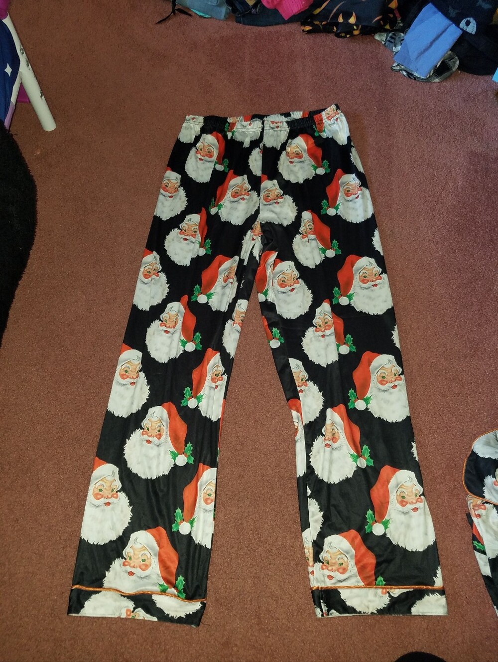 NWOT- Santa Claus Pajama Set - Picture 4 of 6